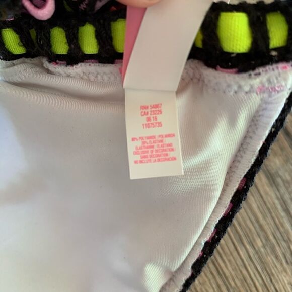 VICTORIA'S Secret Crochet print bikini size Medium - Picture 8 of 8
